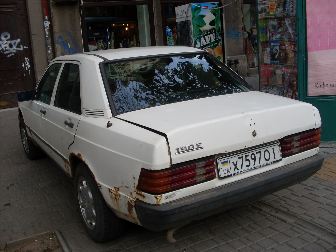 х 7597 ОІ, Mercedes-Benz C-Klasse 190 Sedan (W201), 1982–1993