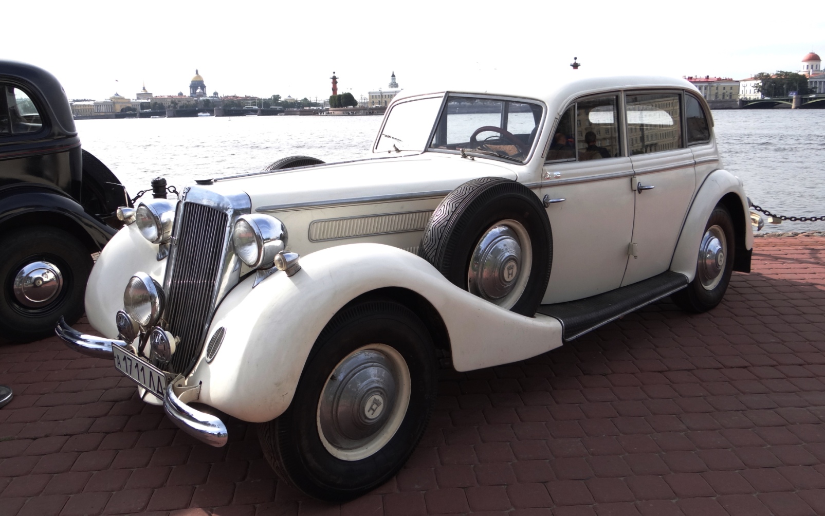 а 1711 ЛД, Horch 930 