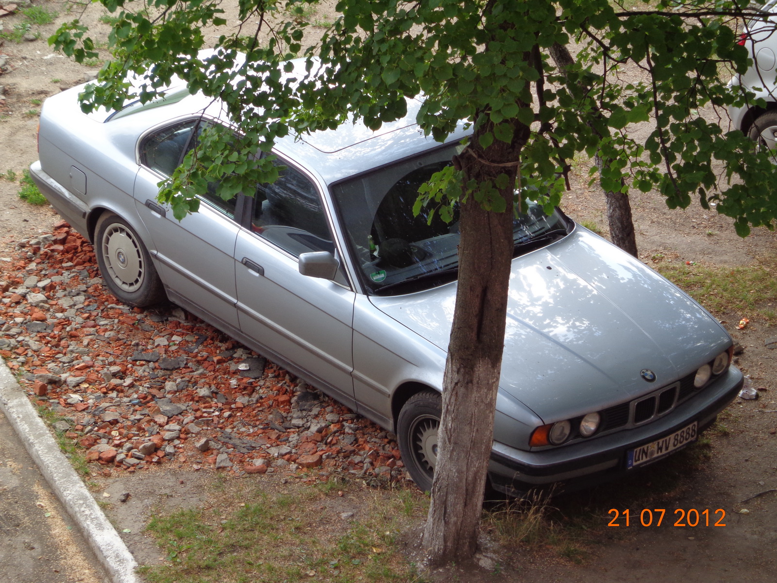 UN WV 8888, BMW 5 Series 3rd gen Sedan (E34), 1988–1995