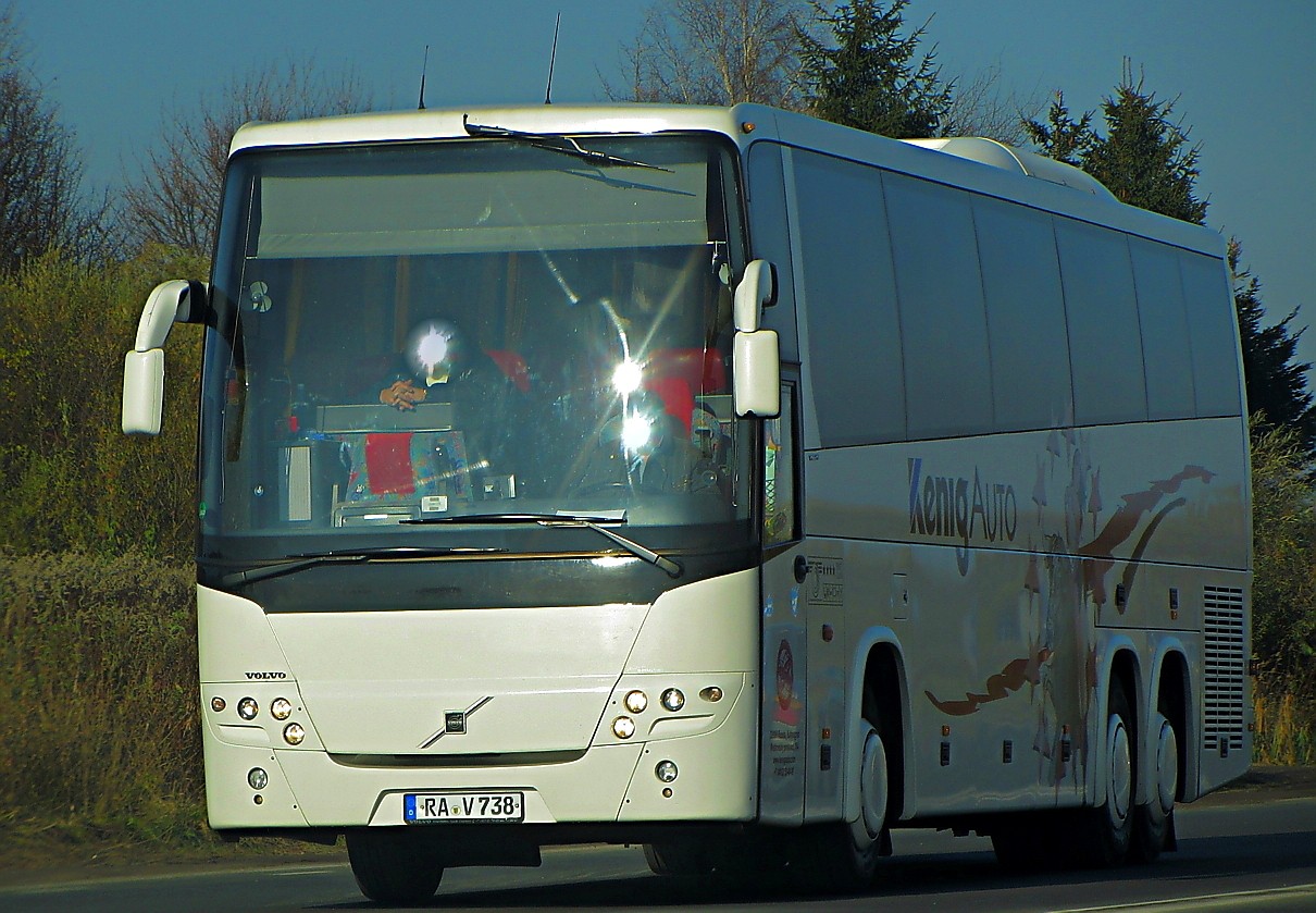 RA V 738, Volvo 9900 1st gen, 2001–2005