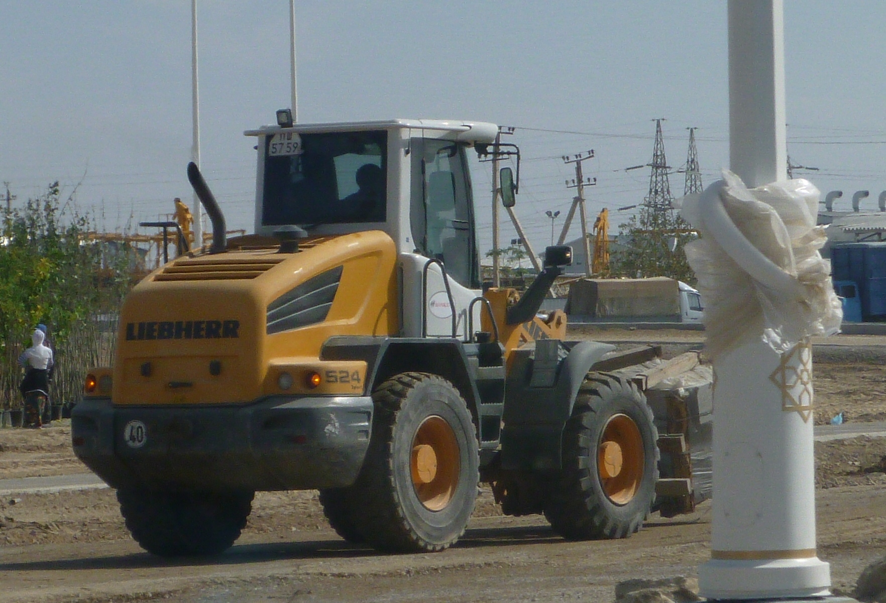 ПШ 5759, Liebherr L-Series 