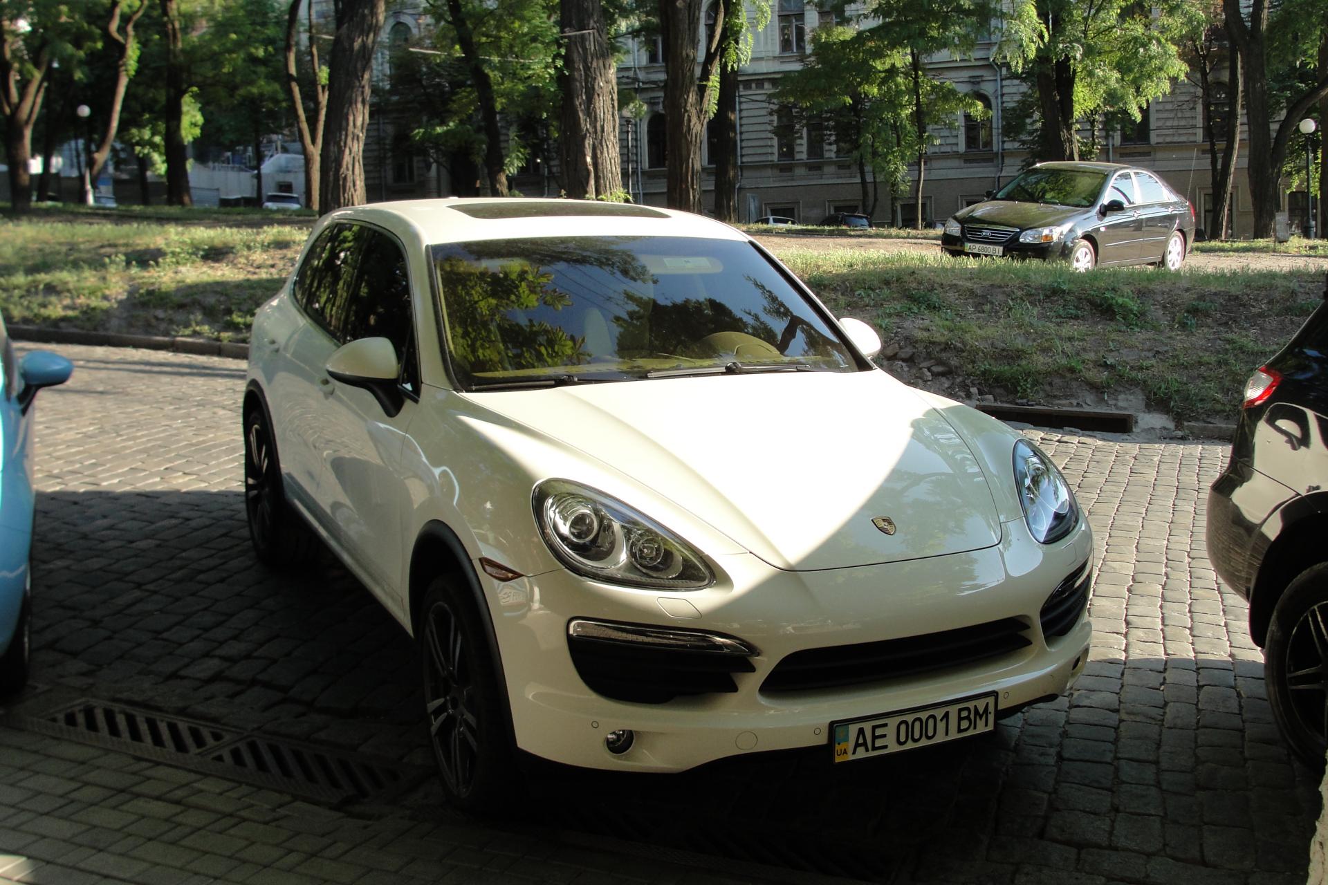 AE 0001 BM, Porsche Cayenne 2nd gen (958; 92A), 2010–2014