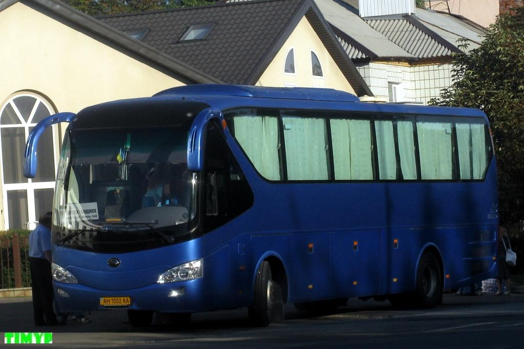 AH 1052 AA, Yutong ZK6129H 