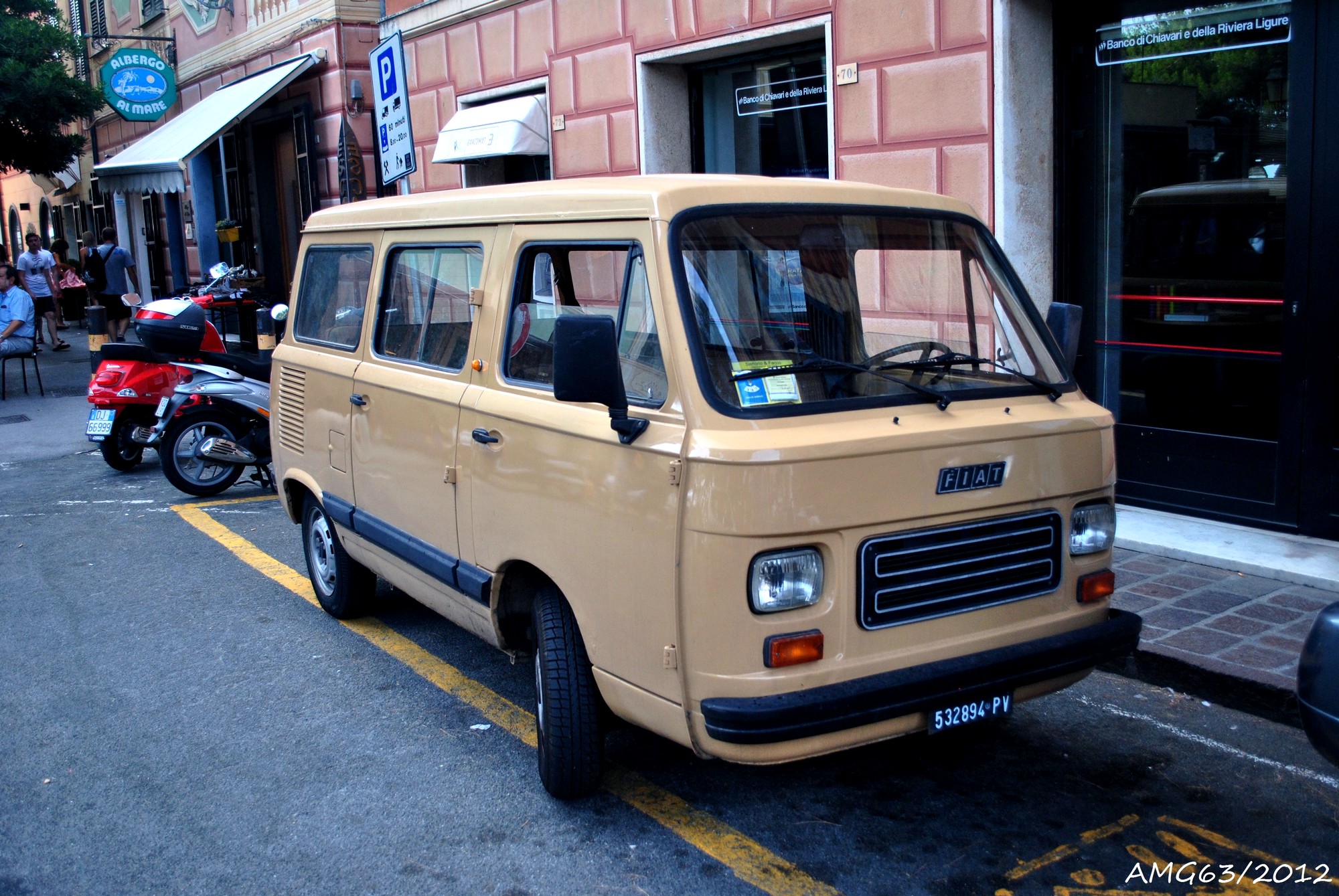 PV 532894, FIAT 900 