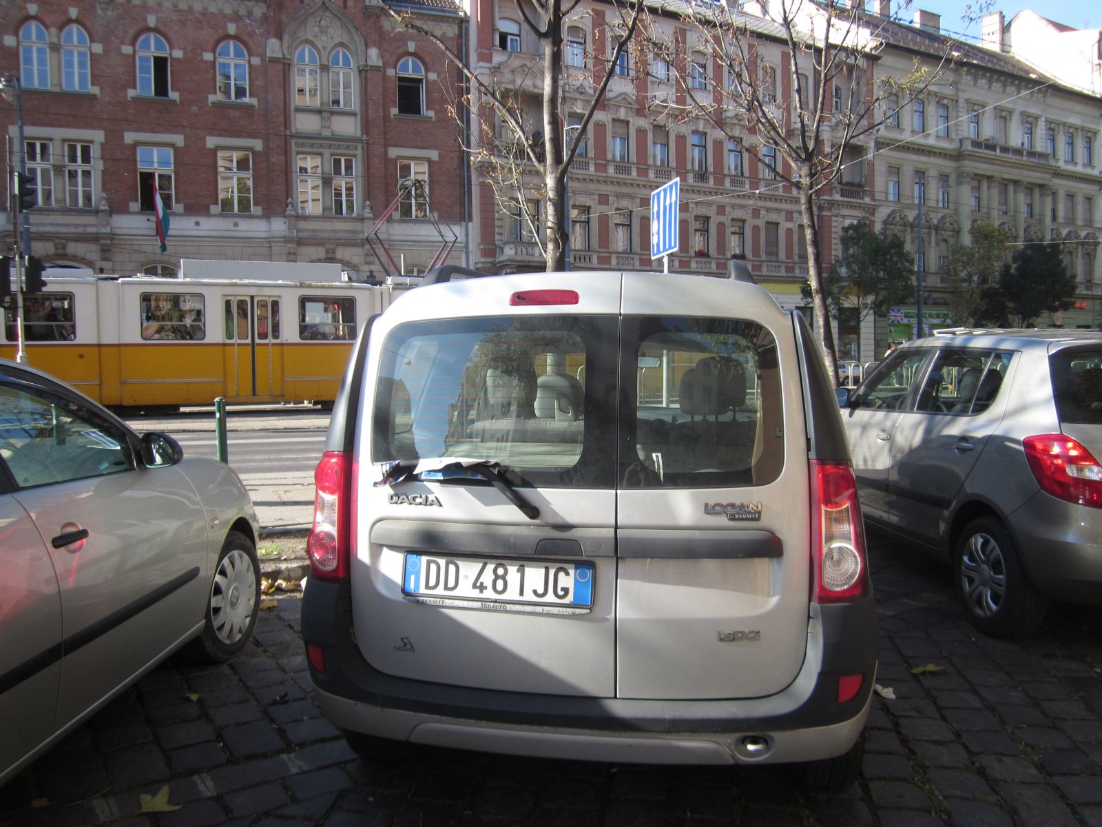 DD 481 JG, Dacia Logan 1st gen MCV (F90), facelift, 2008–2012