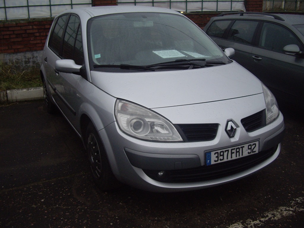 397 FRT 92, Renault Scénic 