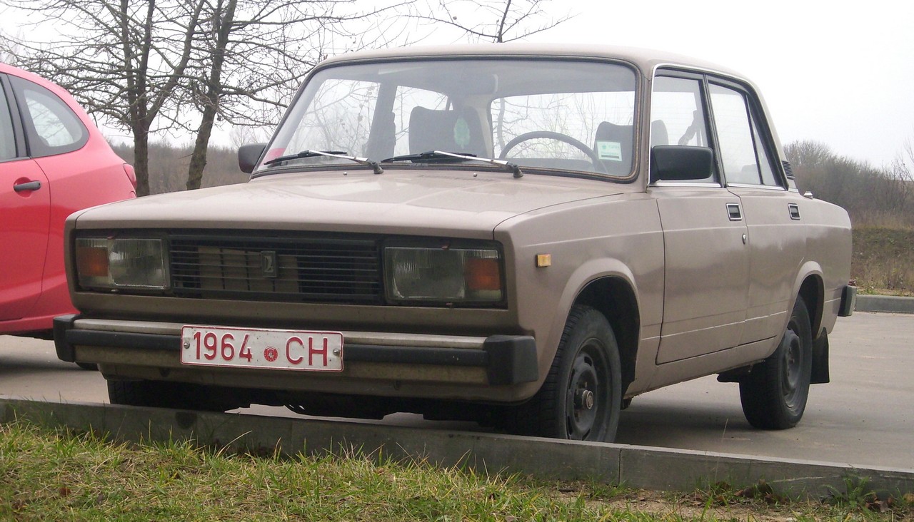 1964 CH, Lada (VAZ) 2105 Жигули (Nova / Riva / 1300 / 1500), 1980–2010
