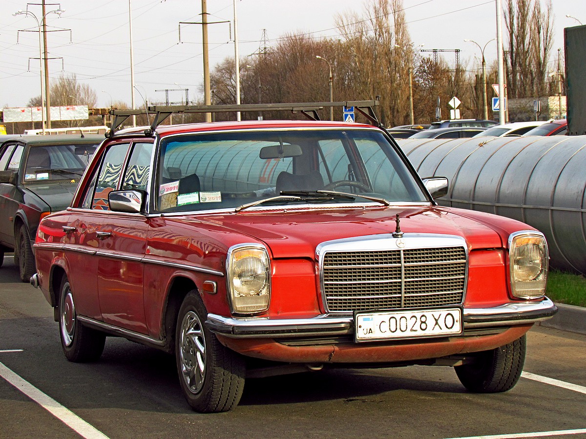 с 0028 ХО, Mercedes-Benz E-Klasse 200–280 Sedan (W114/W115), 1967­–1976