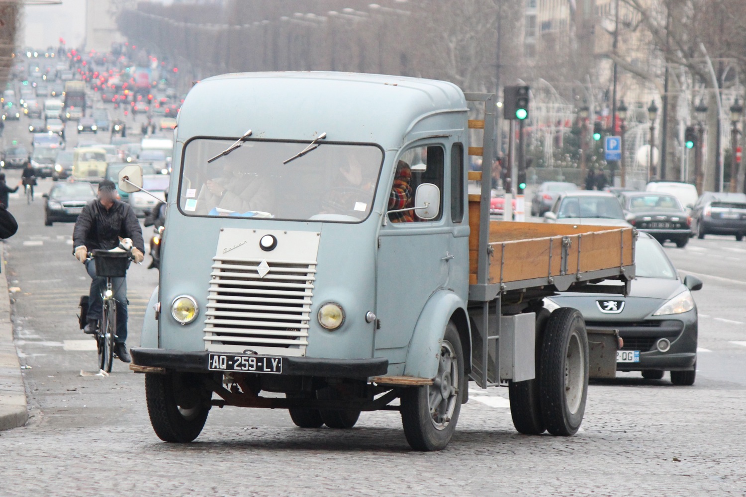 AQ-259-LY, Renault Galion 